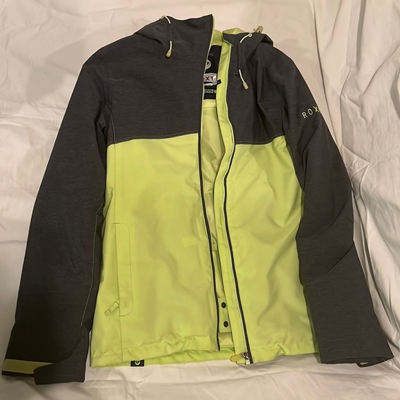 Roxy snow jacket with hood - Picture 1 of 5